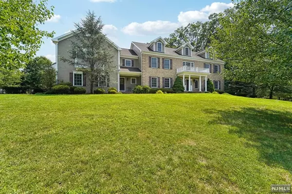 Mahwah, NJ 07430,39 Meadow Lake Drive