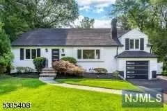 6 Chestnut Hill Place, Glen Ridge, NJ 07028