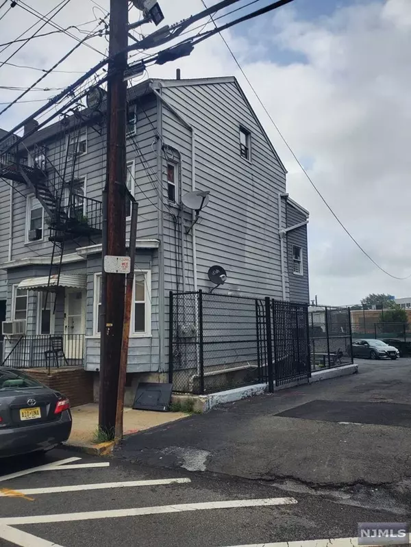 23 Chadwick Street, Paterson, NJ 07503