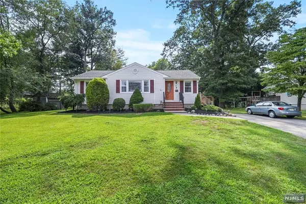 35 Marlin Avenue, Pequannock Township, NJ 07440