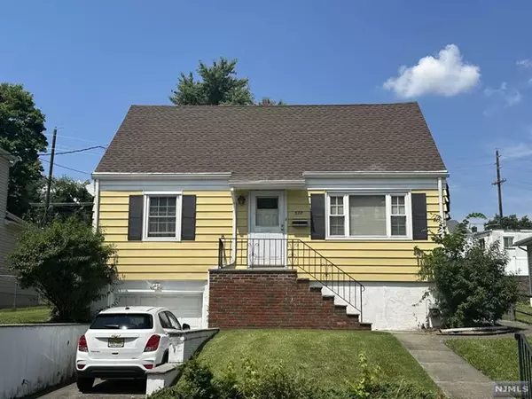 577 Center Avenue, River Edge, NJ 07661