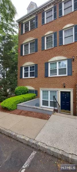 1 Rider Court, Newark, NJ 07103