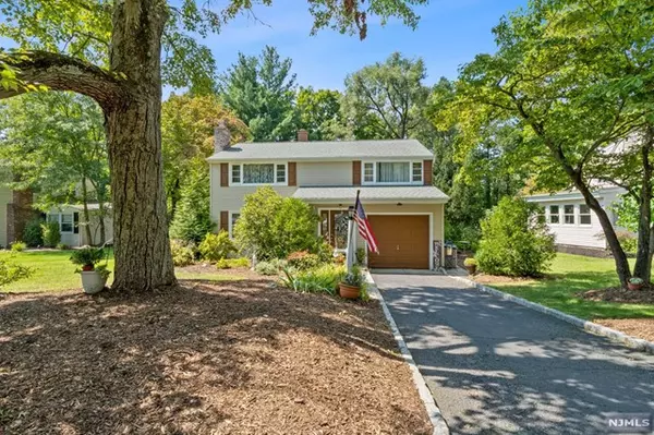 26 West Saddle River Road,  Waldwick,  NJ 07463