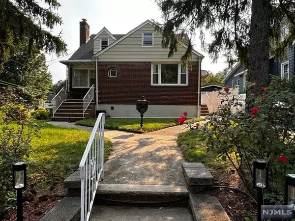 86 Hillside Avenue, Teaneck, NJ 07666