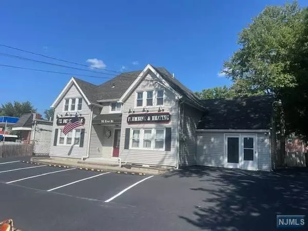 Teaneck, NJ 07666,763 River Road