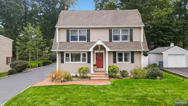 67 Zimmer Avenue, Midland Park, NJ 07432