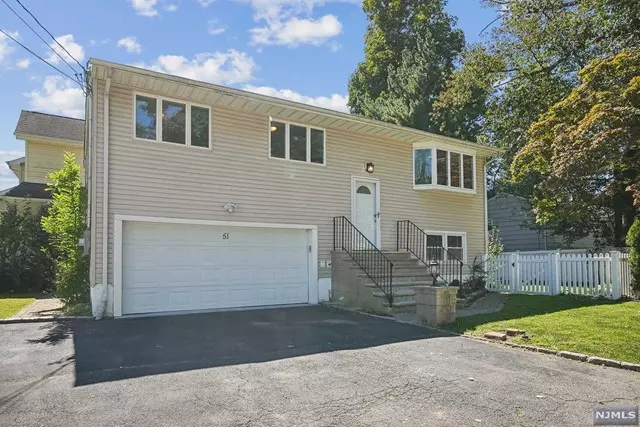 51 North Mitchell Avenue, Livingston, NJ 07039