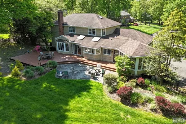 Upper Saddle River, NJ 07458,77 Oak Drive