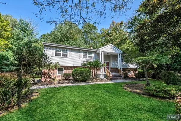 21 Alida Place, Ramsey, NJ 07446