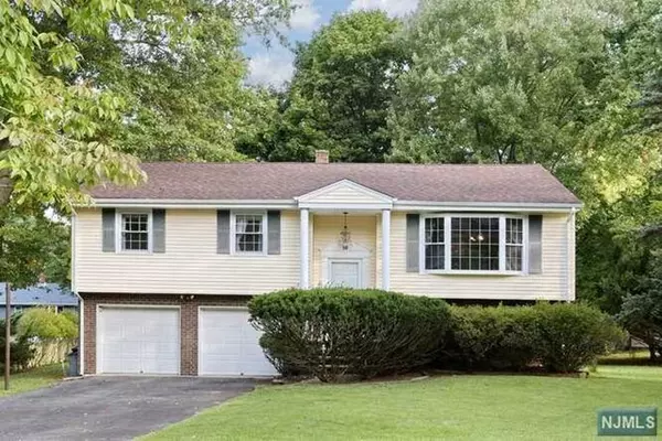 16 Rutgers Place, Hillsdale, NJ 07642