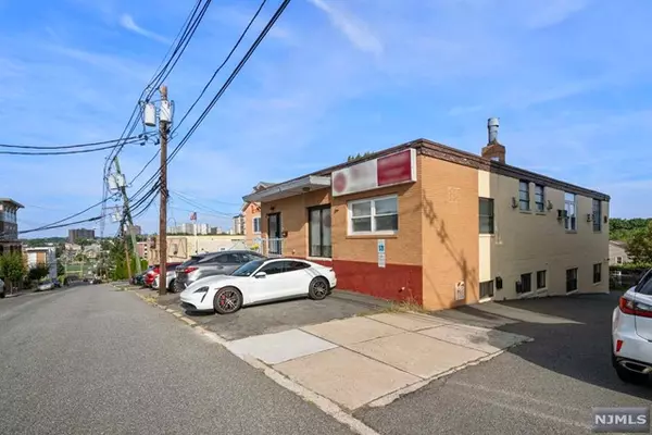 532 10th Street, Palisades Park, NJ 07650