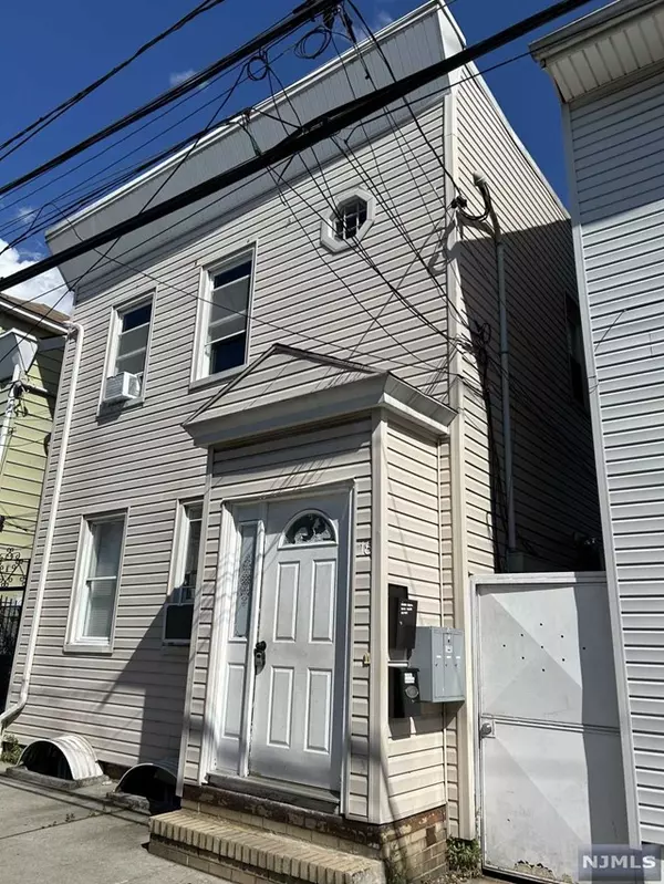 18 Barbara Street, Newark, NJ 07105