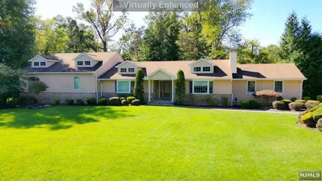 6 Saddle Horn Drive, Upper Saddle River, NJ 07458