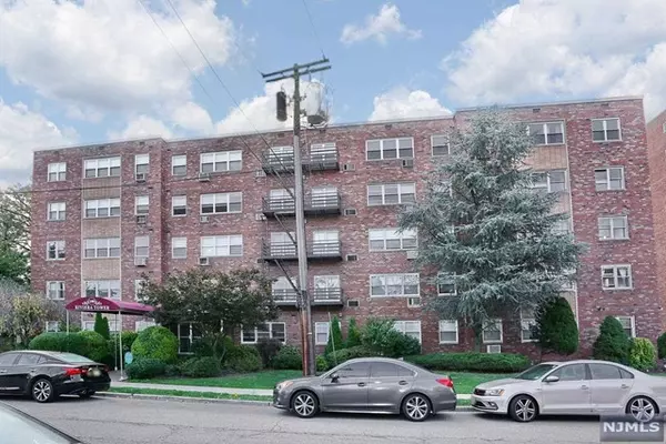 2200 Center Avenue #A2, Fort Lee, NJ 07024