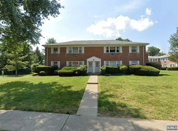 3 Manchester Court, Wayne, NJ 07470