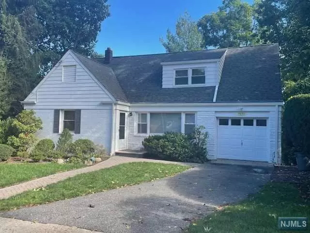 1171 East Laurelton Parkway, Teaneck, NJ 07666