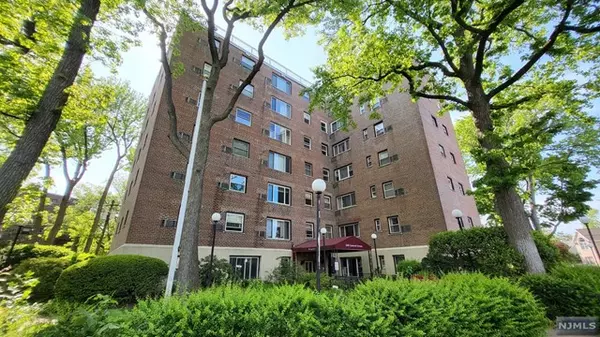 Fort Lee, NJ 07024,2345 Linwood Avenue #5H