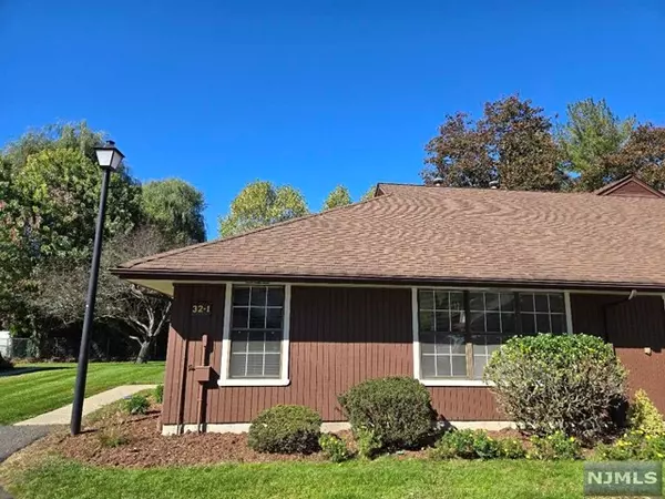 32-1 Tamaron Drive, Waldwick, NJ 07463