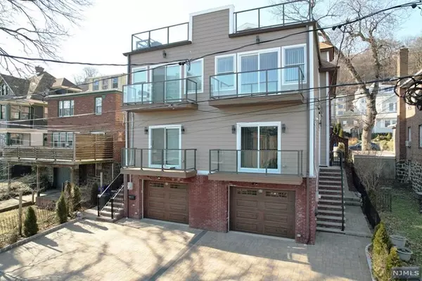 Edgewater, NJ 07020,37 Myrtle Avenue #B