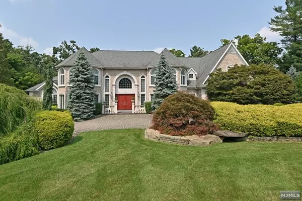 10 Finn Court, Mahwah, NJ 07430