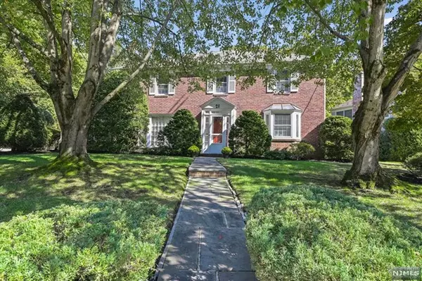 21 Howard Park Drive, Tenafly, NJ 07670