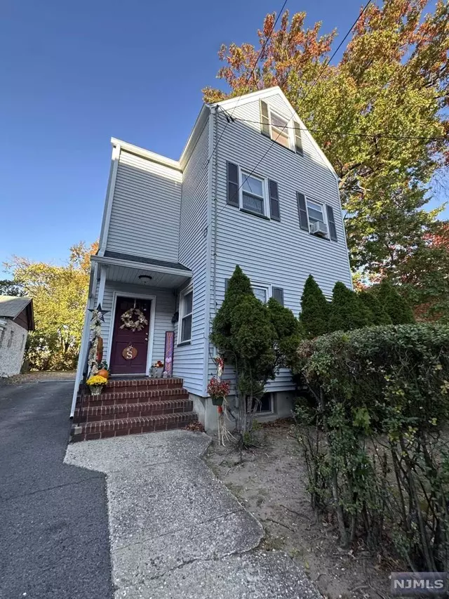 Lyndhurst, NJ 07071,311 Valley Brook Avenue #1st Fl