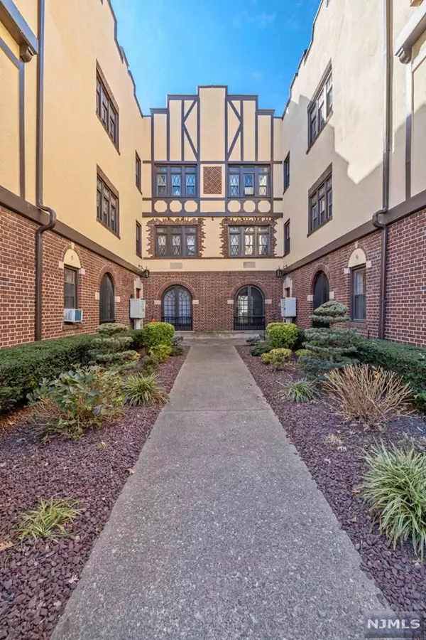 20 Garber Square #A8, Ridgewood, NJ 07450