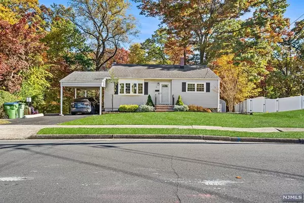 15 Nancy Circle, Edison, NJ 08817