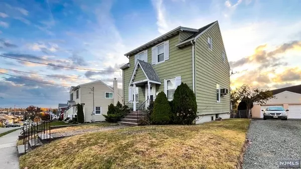 Totowa, NJ 07512,128 Elizabeth Place