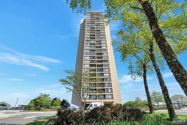 5 Horizon Road #804, Fort Lee, NJ 07024