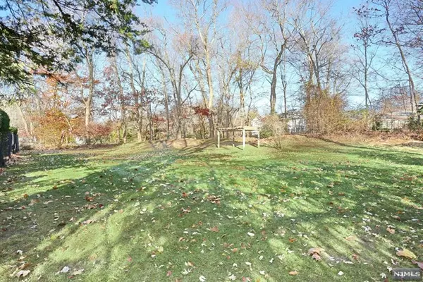 Wyckoff, NJ 07481,421 Hamden Court