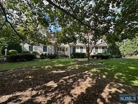 4 Stoney Ridge Road, Allendale, NJ 07401