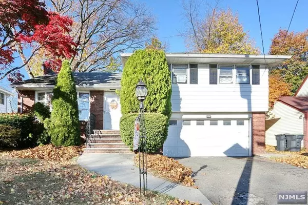 40 Highview Avenue, Bergenfield, NJ 07621