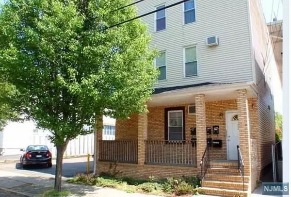 122 Clinton Place #3rd Floor #6, East Rutherford, NJ 07073