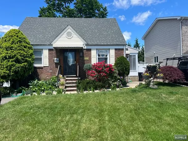 43 Birchwood Drive, Elmwood Park, NJ 07407