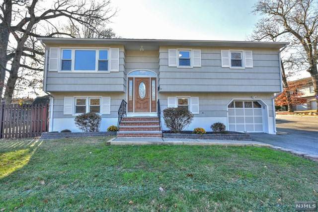 37 Pleasant View Avenue, Bloomingdale, NJ 07403