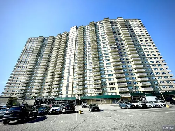 555 North Avenue #22D, Fort Lee, NJ 07024