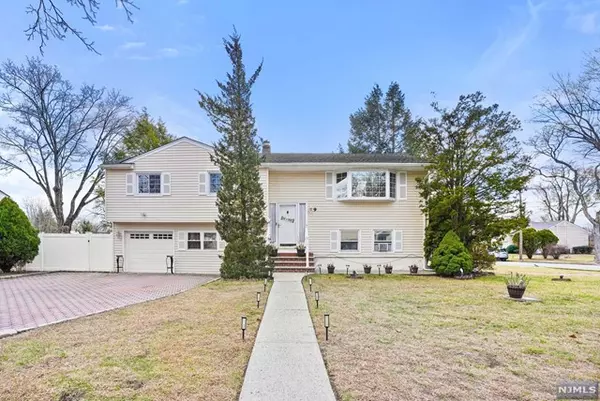 9 Burnside Place, Wayne, NJ 07470