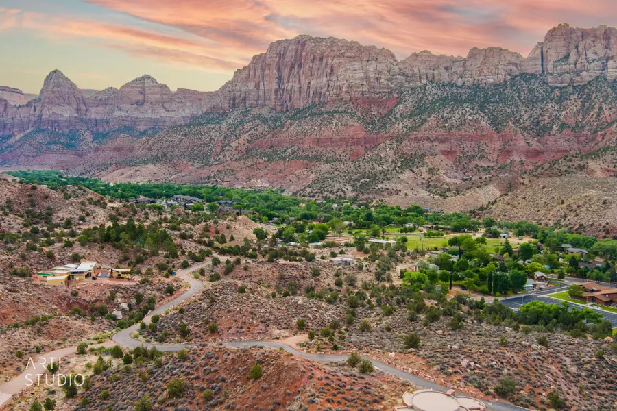 1605 Claret Cup LN, Springdale, UT 84767