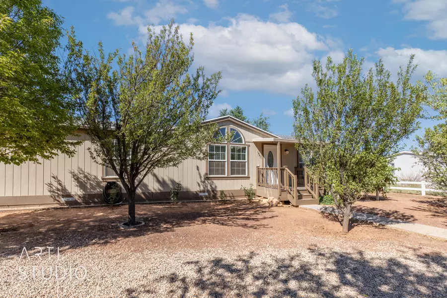 1441 S Apple Blossom LN, Hurricane, UT 84737