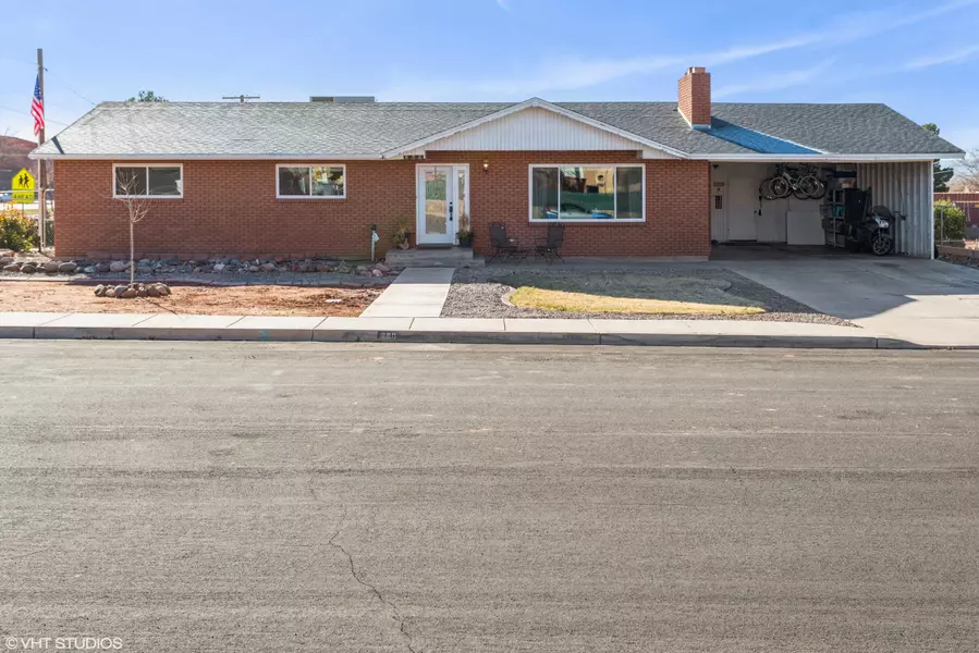 260 E 400 N, Washington, UT 84780