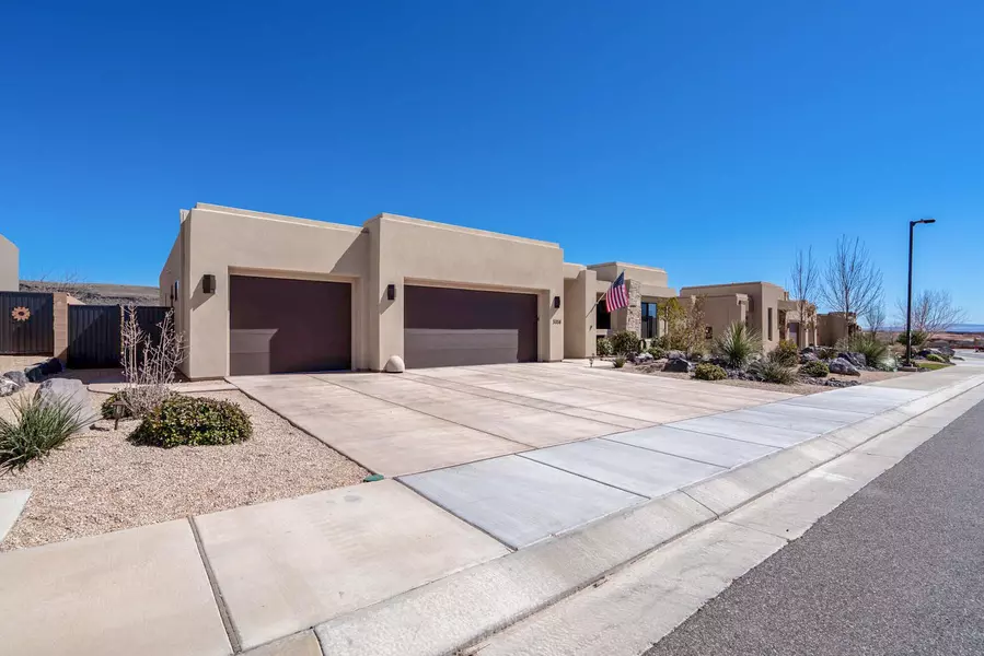 5334 N Northgate Peaks DR, St George, UT 84770