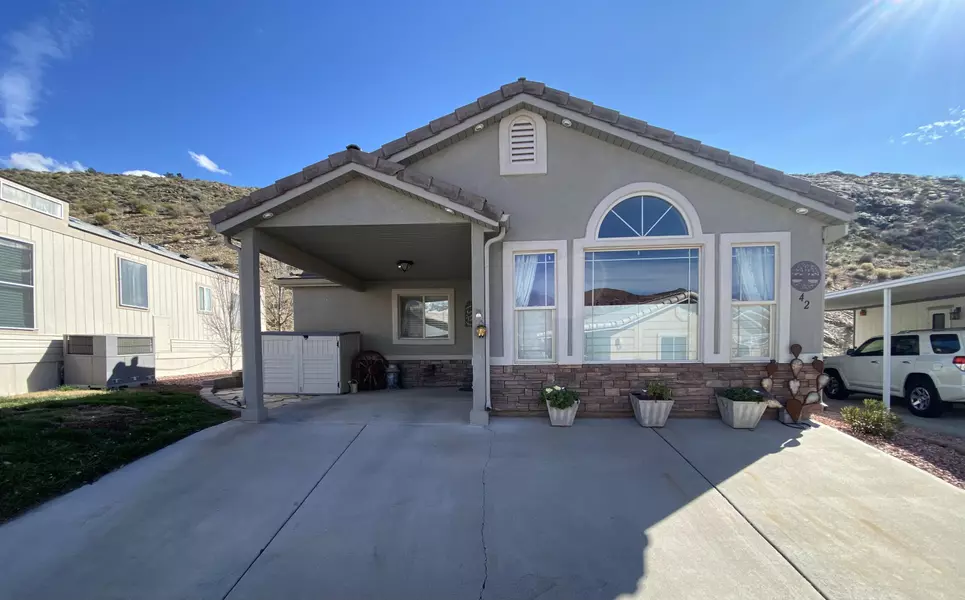 42 Redbluff DR, Hurricane, UT 84737