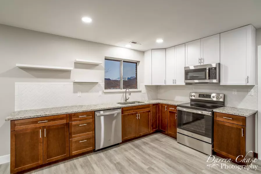 2827 Circle DR, Santa Clara, UT 84765