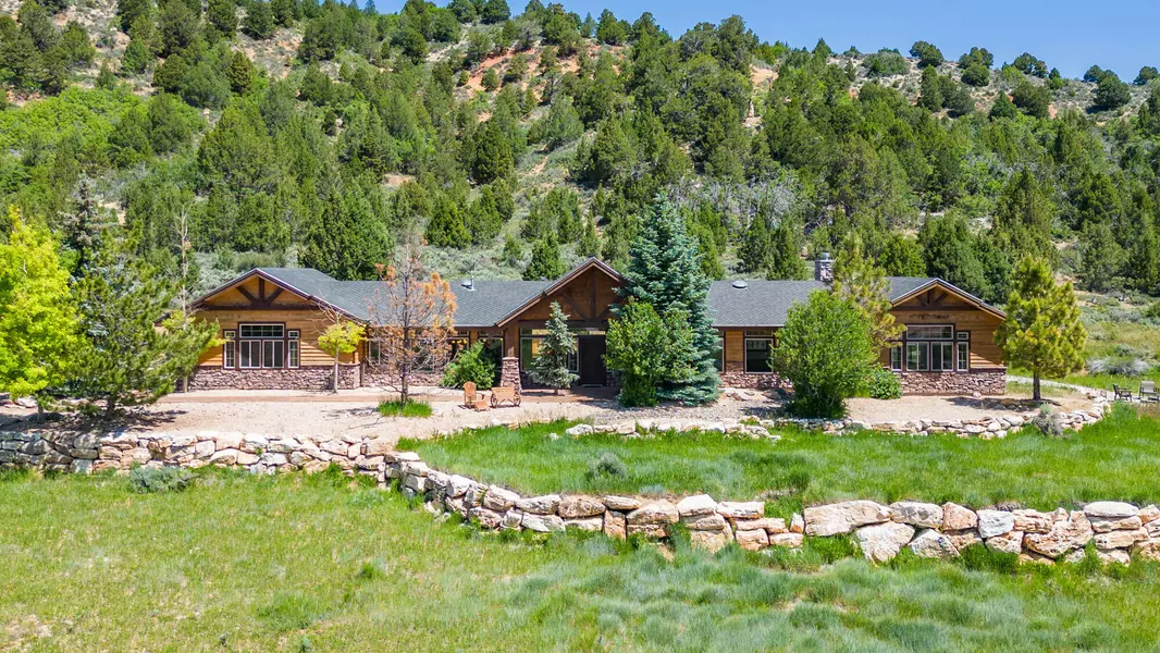 1230 W Ranch DR, Alton, UT 84710