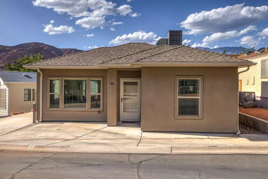 93 Redbluff DR, Hurricane, UT 84737