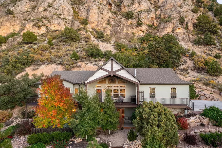 2179 S Chekshani Cliffs, New Harmony, UT 84757