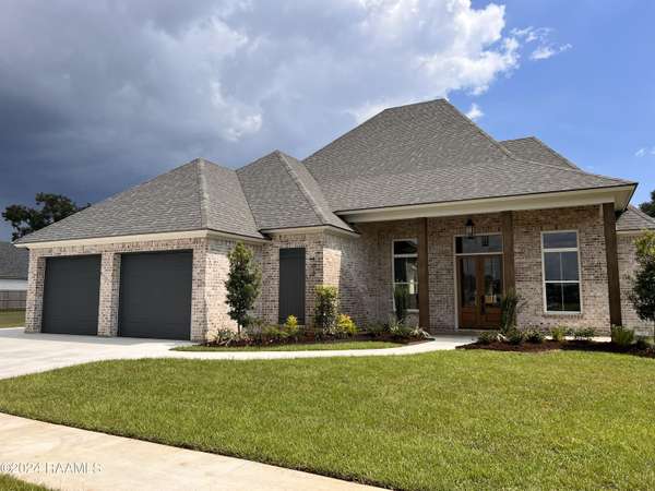 106 Ashgrove Lane, Broussard, LA 70518