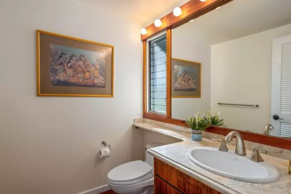 Kailua-Kona, HI 96740,78-7045 KALUNA ST #104