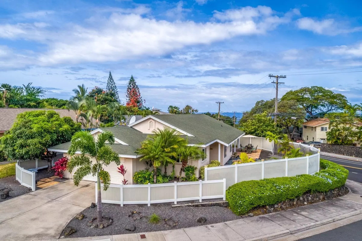 Kailua-Kona, HI 96740,77-6526 HOOLAUPAI ST